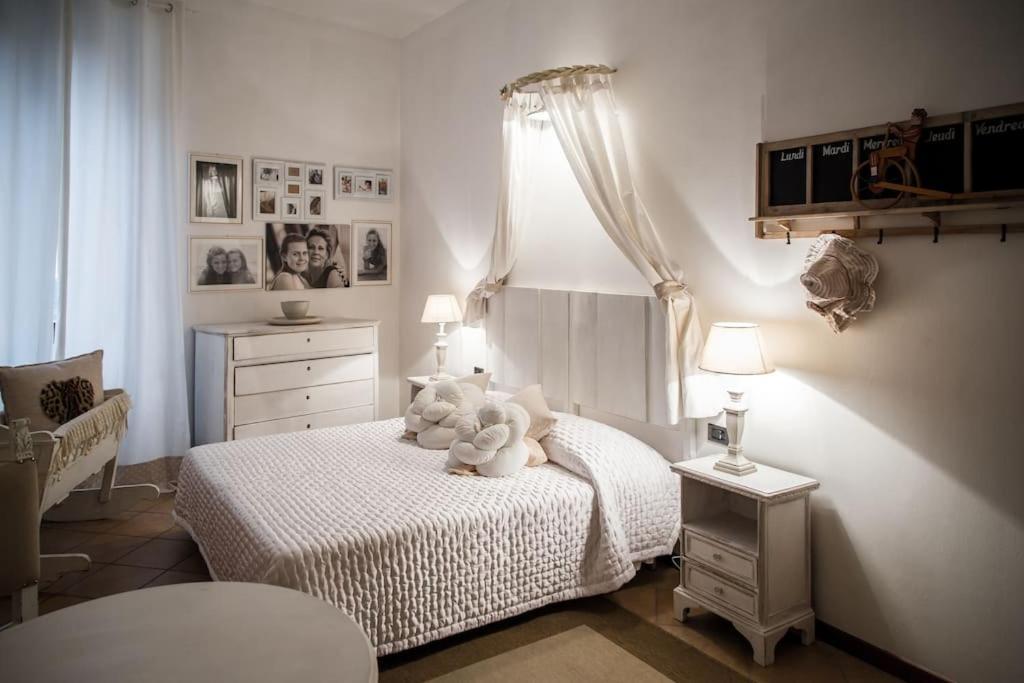 Piazza Erbe Luxury Apartment Верона Экстерьер фото